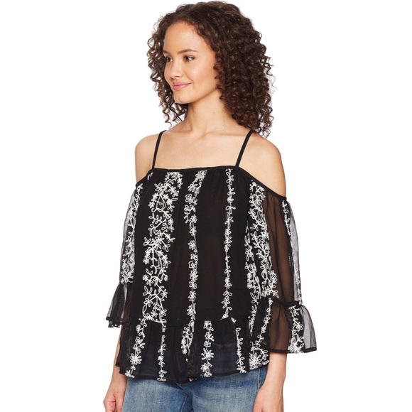 new ✦ R&J Couture ✦ Ruffled Cold Shoulder Top ✦ - Picture 12 of 12
